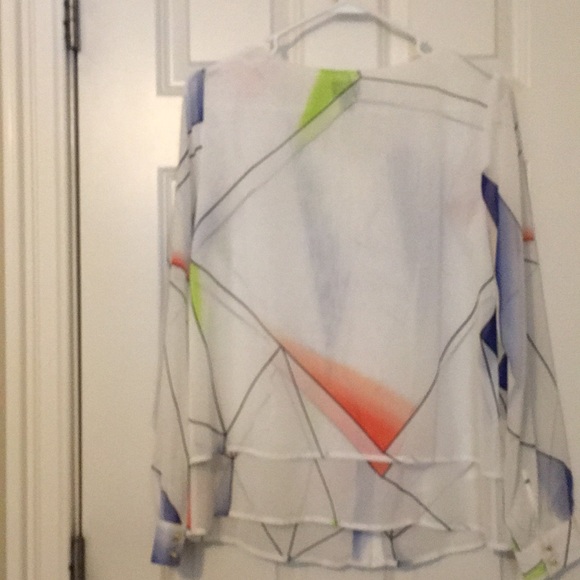 Worthington Semi-sheer geo patterned top - Picture 5 of 6